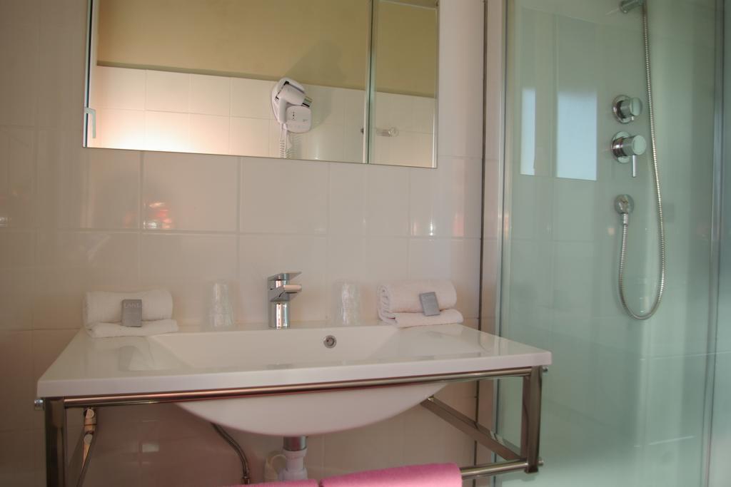 Logis Hotel Le Terminus Bourcefranc Екстер'єр фото